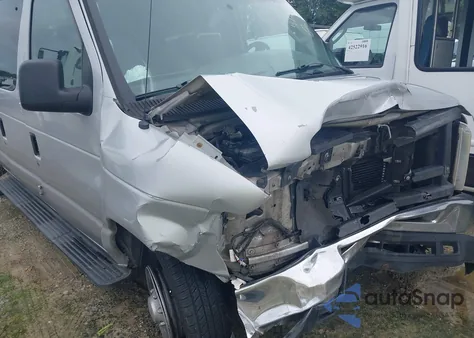 2008 Ford E-350 Super Duty Xlt z USA, uszkodzony, nr VIN 1FBSS31L38DA77175